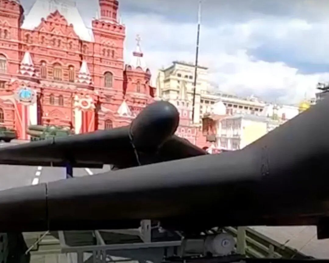 نمایش پهپاد «شاهد ۱۳۶» در رژه روز پیروزی میدان سرخ مسکو