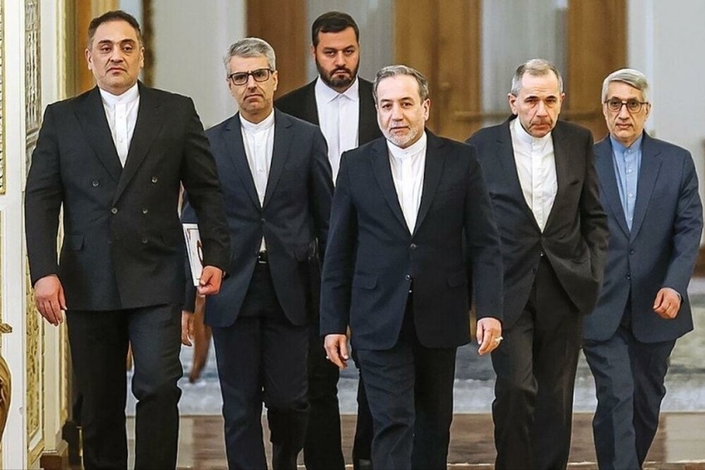 رسانه اماراتی خبر داد؛ ایران هنوز دعوت‌نامه‌ی عمان، برای دور پنجم مذاکرات که قرار بود این جمعه در رم برگزار شود را «نپذیرفته» است
