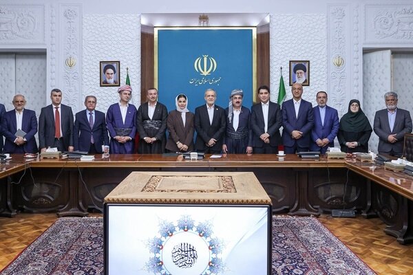 حضور جنجالی استاندار حلبچه بدون حجاب در تهران +عکس