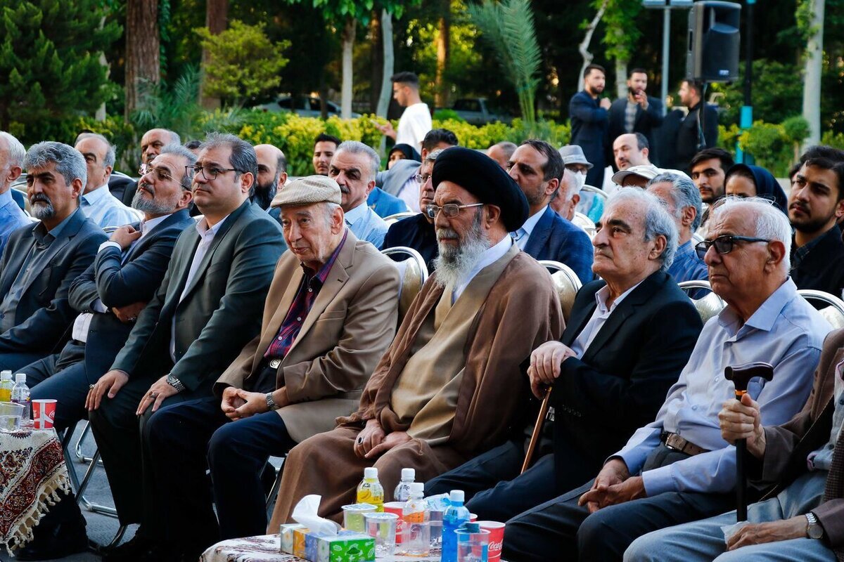 اظهارات عجیب امام جمعه اصفهان: هزار خانه میراثی نمی‌خواهیم، ده یا بیست تا را نگه دارید