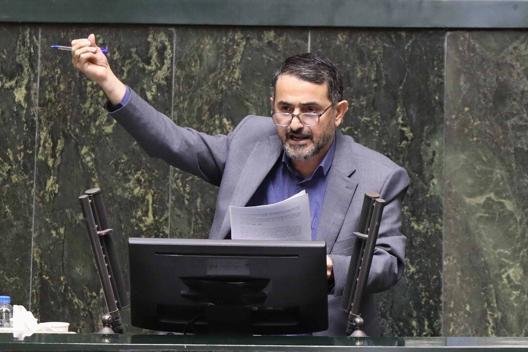 نماینده مجلس درباره پیامهای علیه قالیباف افشاگری کرد نماینده مجلس درباره پیامهای علیه قالیباف افشاگری کرد