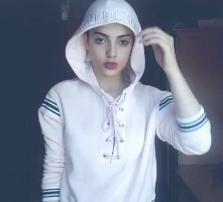 گمانه زنیها درباره دختری که همسر تتلو است! +عکس