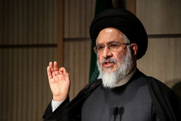 آیت‌الله محقق داماد: مردم می‌گویند ائمه جمعه درد ما را در خطبه‌های نماز جمعه نمی‌گویند