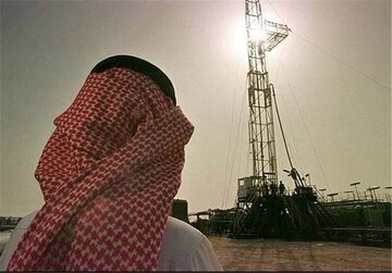 نیویورک‌تایمز: با شدیدتر شدن جنگ  تولیدکنندگان بزرگ نفت با شتاب در حال بارگیری نفتکش‌ها برای صادرات هستند
