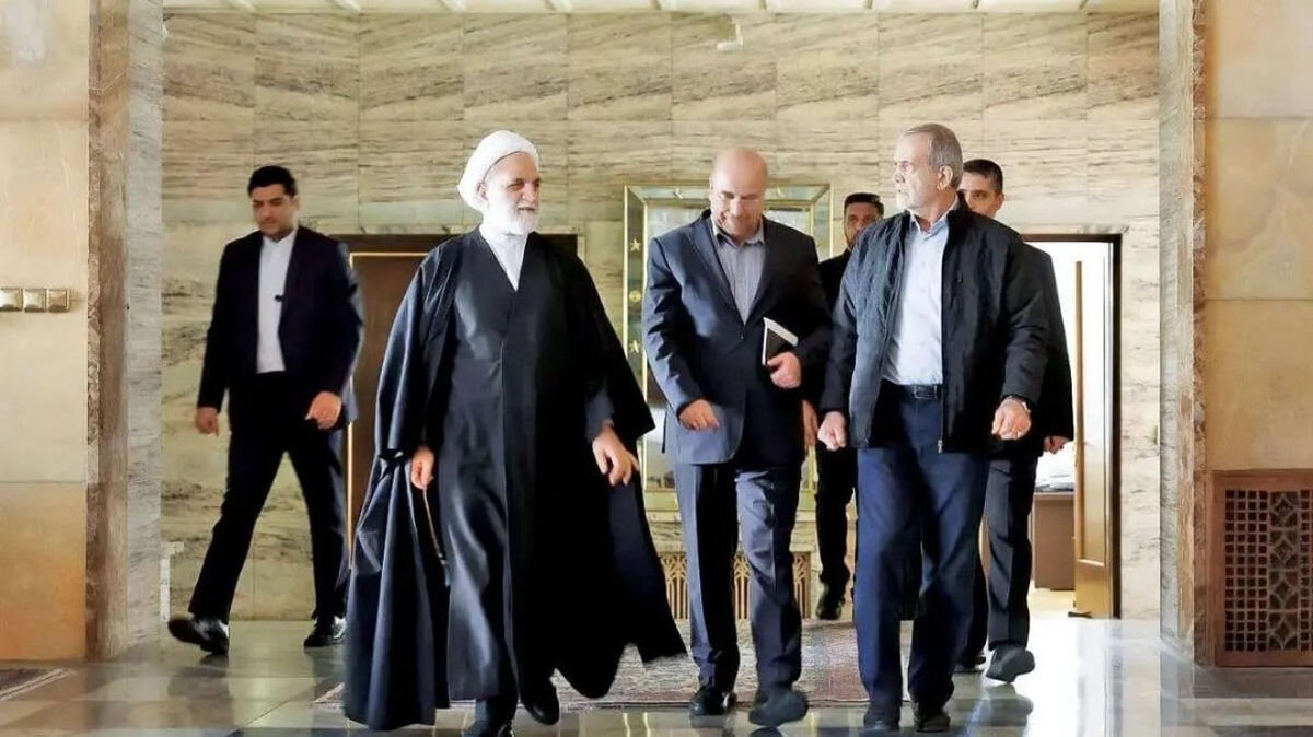 حمله اسرائیل به جلسه شعام با حضور سران قوا؛ ورودی و خروجی ساختمان بمباران شد