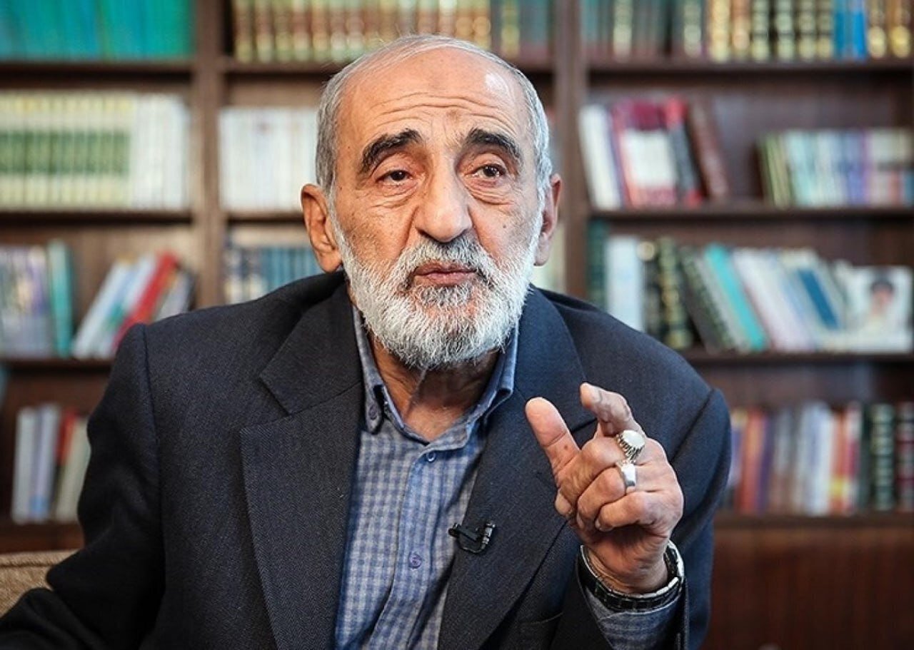 شریعتمداری: خوشبختانه خبرها می‌گویند بستن تنگه هرمز در دستور کار نمایندگان مجلس قرار گرفته