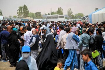 مخالفان اخراج مهاجران افغانی یا ساده‌لوح‌اند یا کاسب