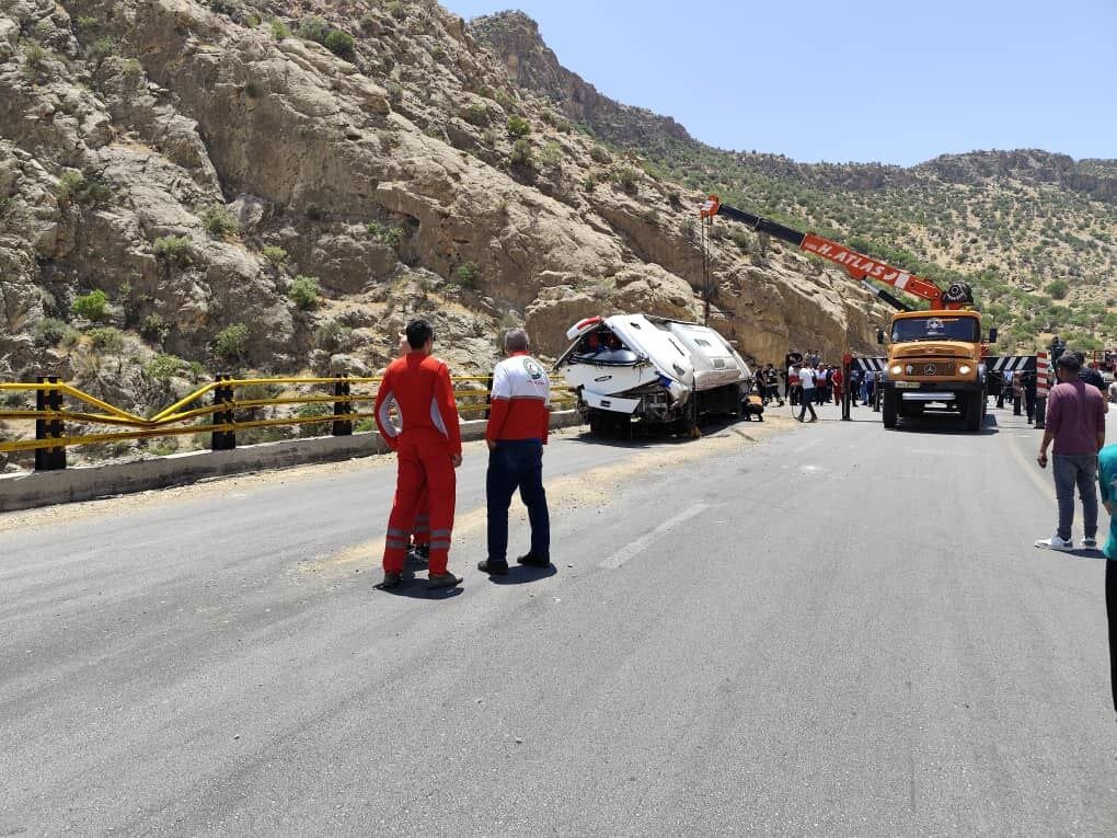 تصادف مرگبار در استان فارس با ۵۵ کشته و مصدوم!