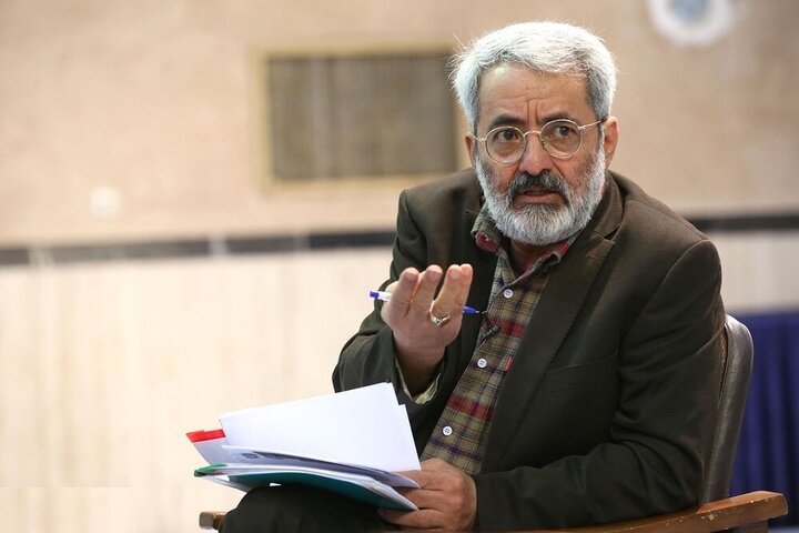 سلیمی نمین: اعضای جبهه پایداری با تأیید دائمی یکدیگر دچار توهم شده‌اند!