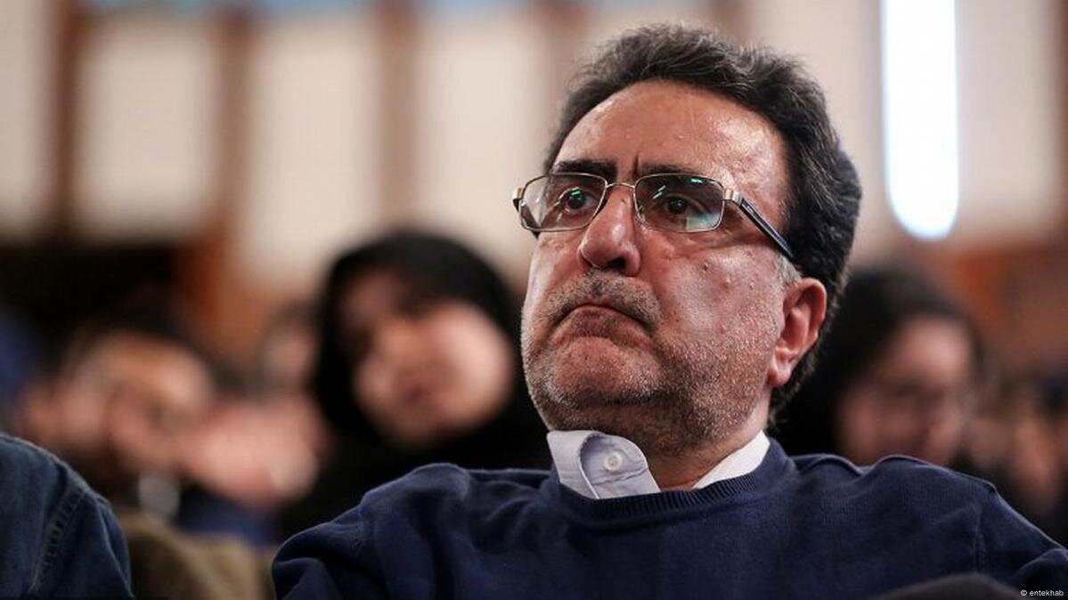 انتشار تصویر جدید از مصطفی تاج‌زاده حین سوار شدن به اتوبوس