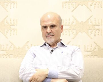 یک روز به لاریجانی حمله کردند، یک روز به قالیباف؛ این افراد باید مهار شوند!