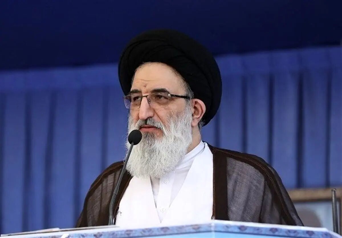 امام جمعه کرج: ملت ما امروز به مذاکره با آمریکا ایراد می‌گیرند