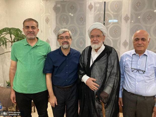 انتشار تصویر جدید مهدی کروبی در دیدار با مشاوران میرحسین موسوی
