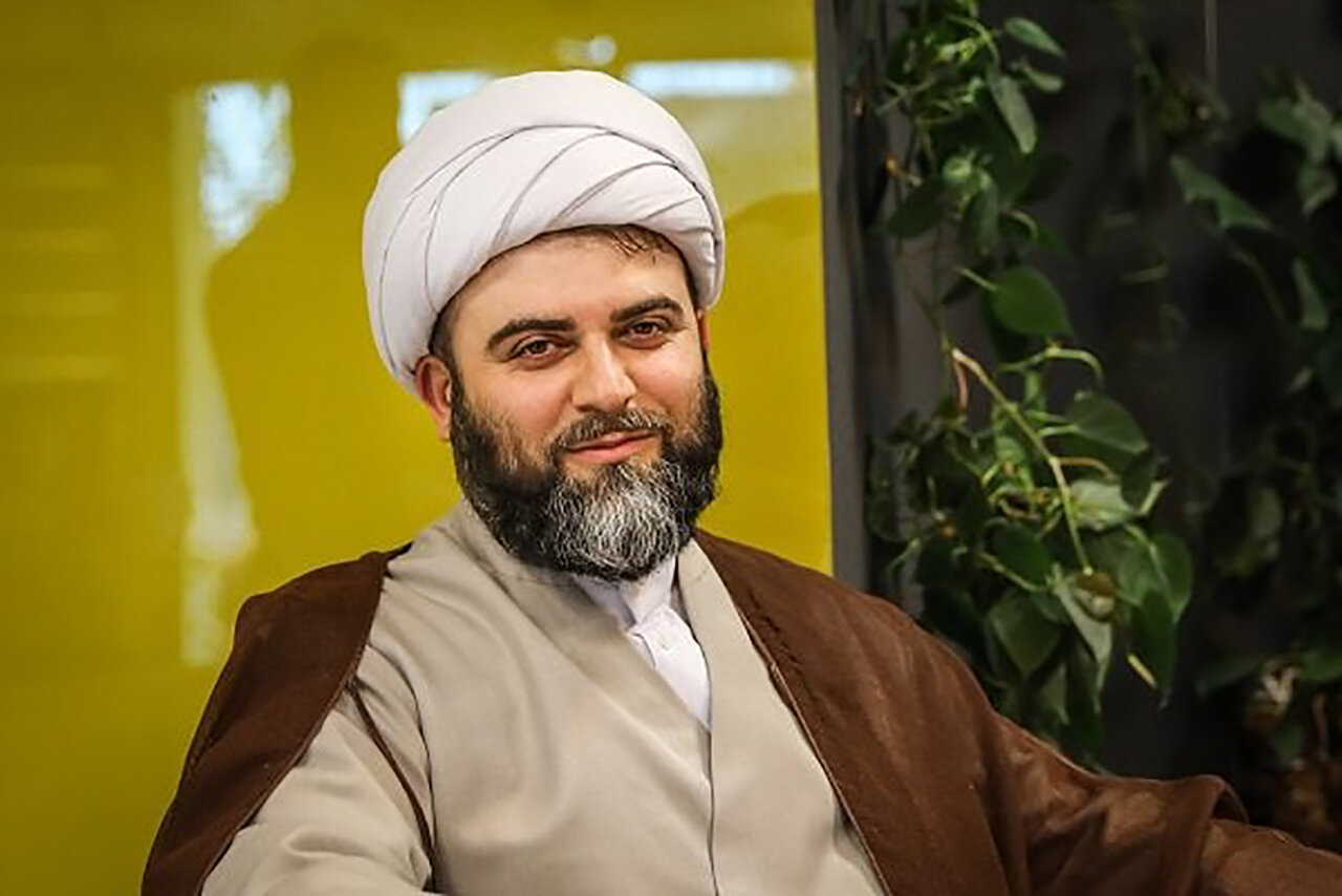 رئیس سازمان تبلیغات: خوش رقصی برای دشمن عاقبت تاریکی دارد