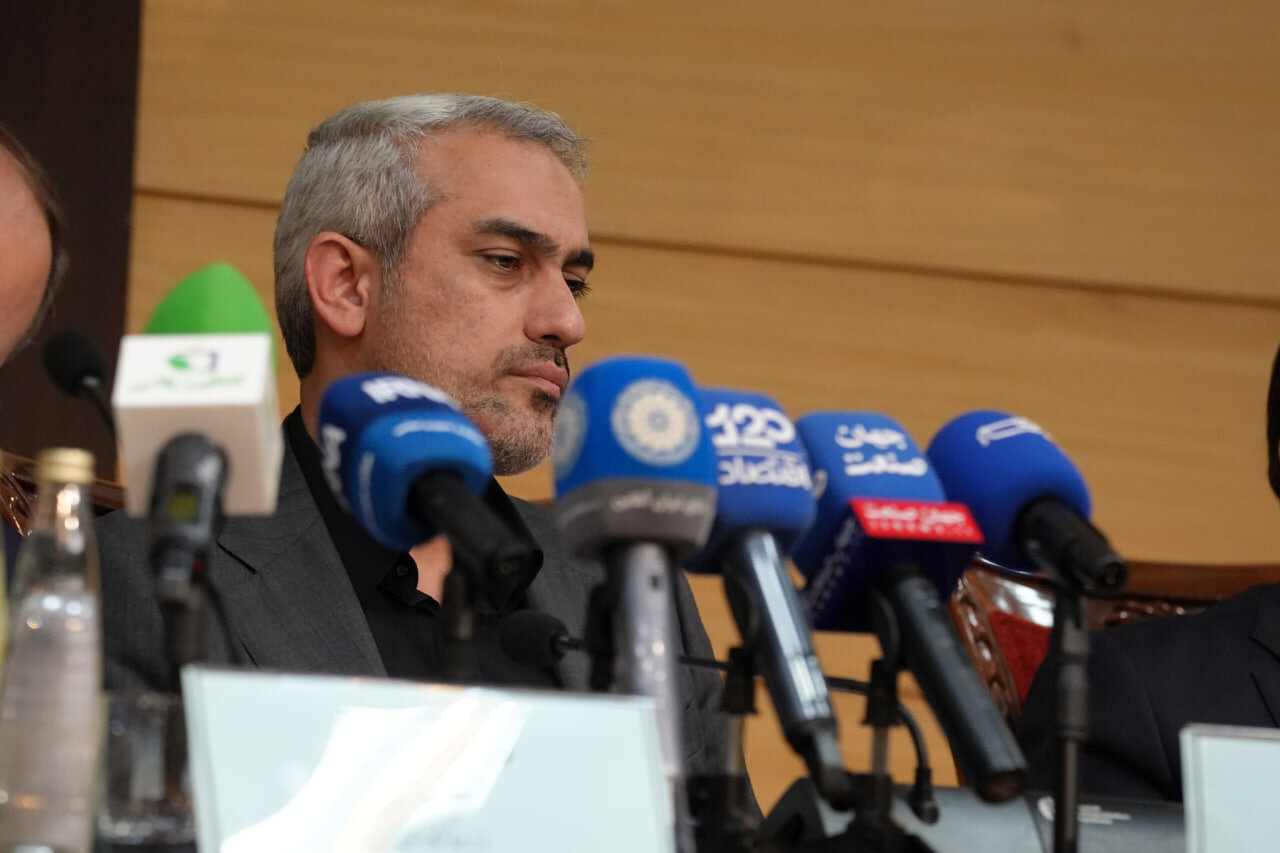 وزیر اقتصاد هم راه همتی را در پیش گرفت +نمودار وزیر اقتصاد هم راه همتی را در پیش گرفت +نمودار