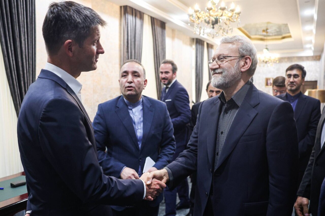 پیام آمریکا تحویل علی لاریجانی شد؟