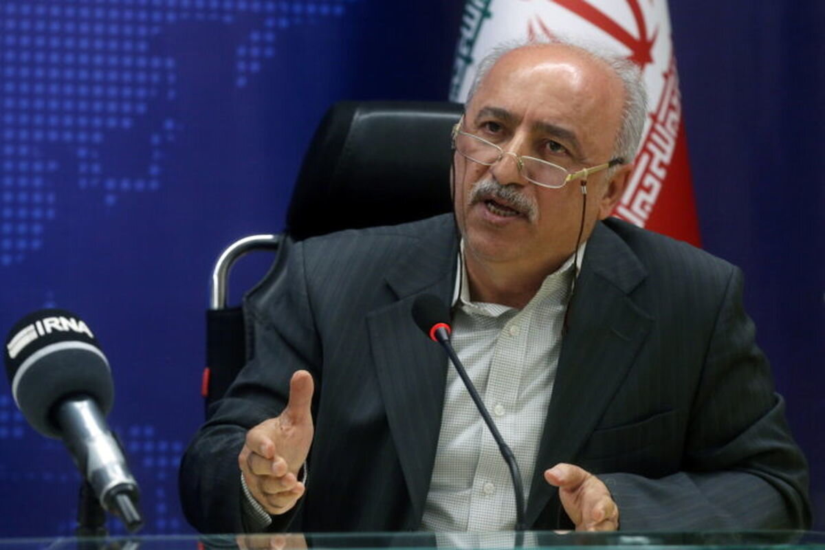 کارگران بازهم قربانی تصمیم مسئولان/ تکنرخی شدن قیمت بحران ایجاد میکند کارگران بازهم قربانی تصمیم مسئولان/ تکنرخی شدن قیمت بحران ایجاد میکند