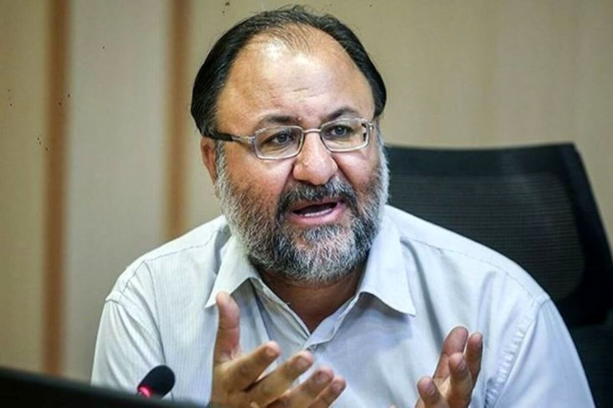 «برهنگی و براندازی در میدان آزادی»؛ ماجرا چیست؟