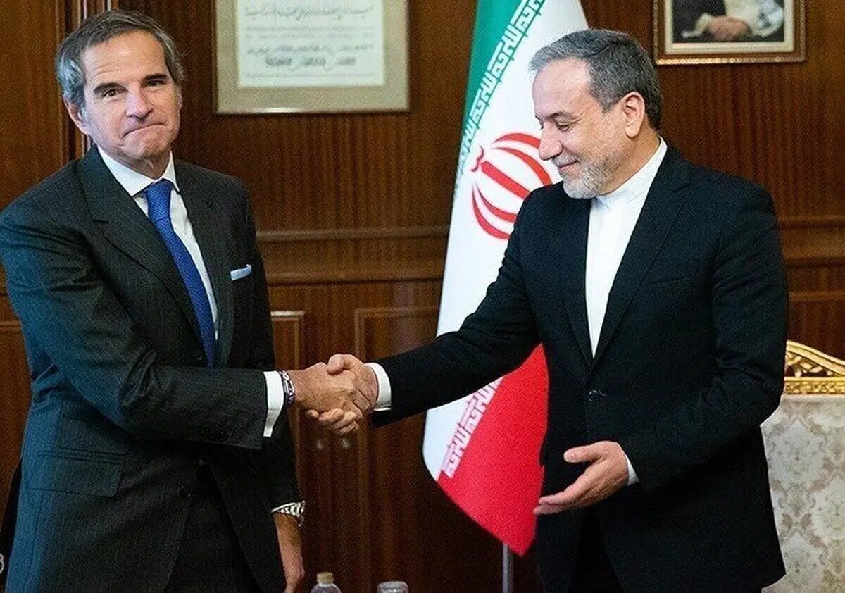دیدار صمیمی گروسی و عراقچی را ببینید