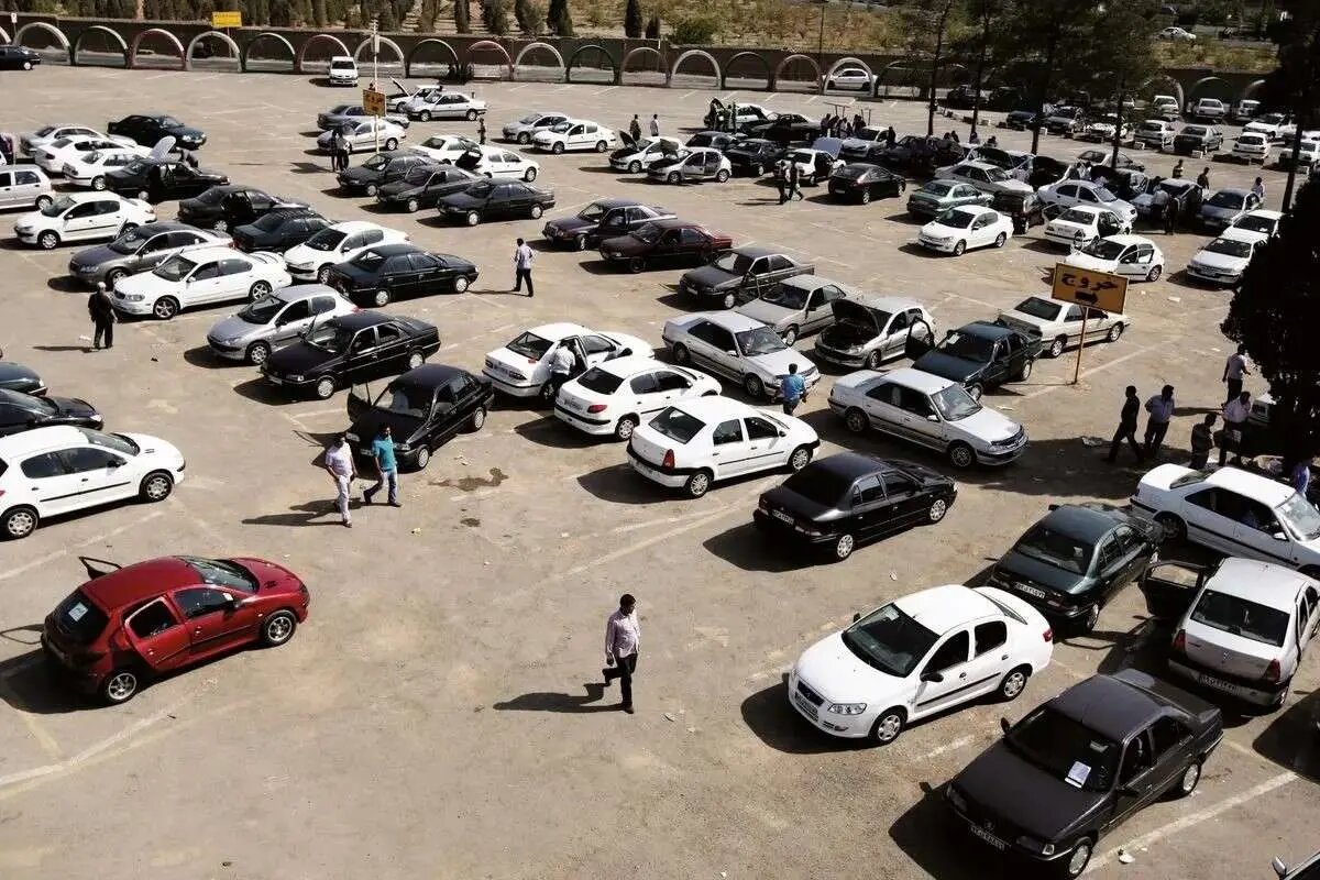 بازار خودرو همچنان دچار شوک قیمت دلار +قیمت جدید محصولات ایران خودرو و سایپا
