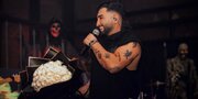 رپر معروف و محبوبِ دهه هشتاد شاطرِ نانوایی سنگکی شد!