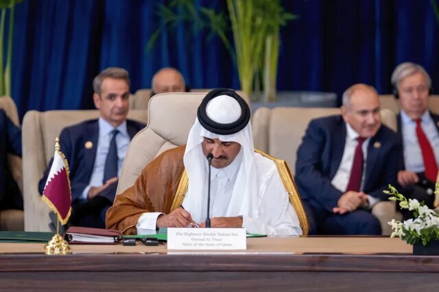 امیر قطر: منتظر تعهد همه طرف‌ها نسبت به تفاهمات اجلاس شرم الشیخ هستیم
