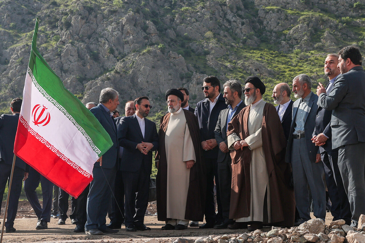 ادامه حواشی حادثه سقوط بالگرد؛ ادعاهای تندروها درباره ترور شهید رئیسی تمامی ندارد