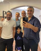 پژمان جمشیدی الکلاسیکو را همراه با دوستانش تماشا کرد +عکس