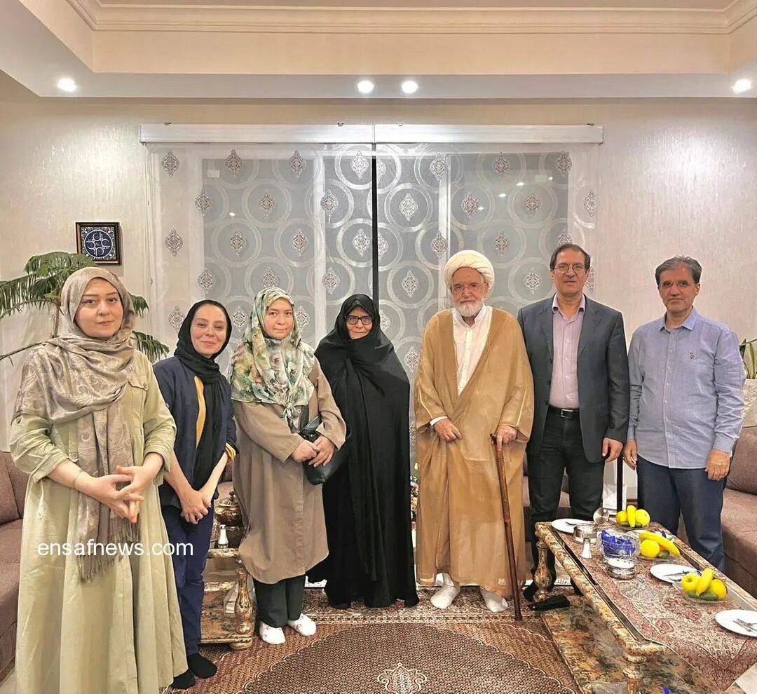 کنایه سنگین مهدی کروبی به یقه پاره کردن برای پوتین در مجلس +عکس