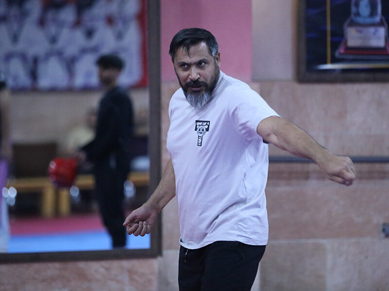 سرمربی تیم ملی تکواندو: قلیان می‌کشم، دزدی و هیزی که نکردم!