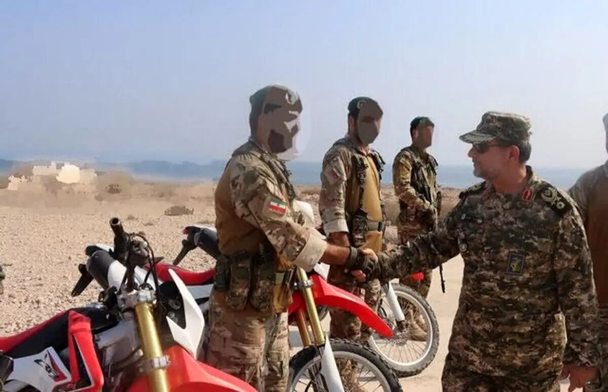 دریادار تنگسیری: دژهای مستحکم در سراسر خلیج فارس پر از مردان پولادین و آماده‌ است