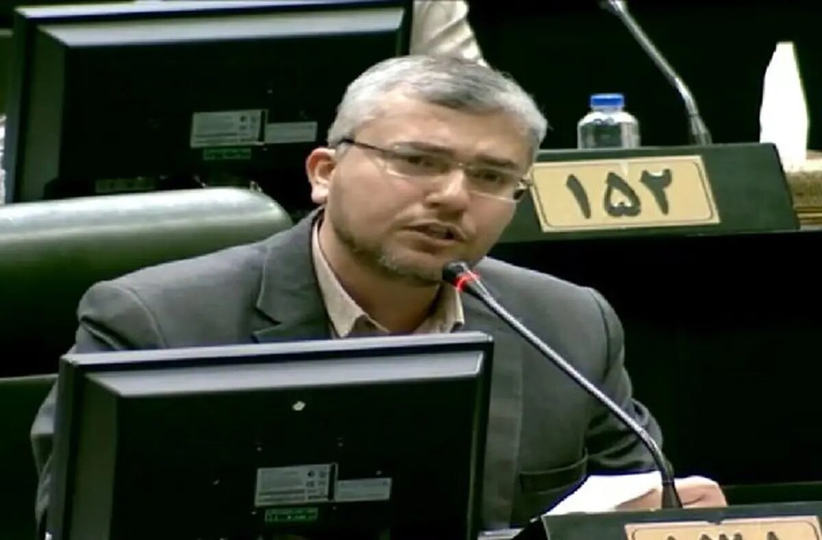 سخنگوی کمیسیون امنیت ملی: زمزمه‌هایی درباره افزایش قیمت بنزین شنیده شده که مجلس در جریان آن نیست