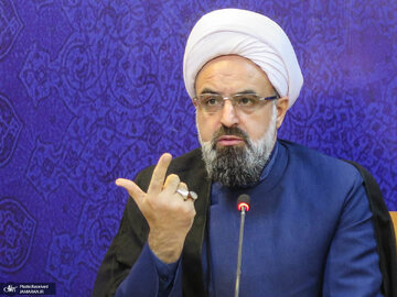 پاسخ یک روحانی به اظهارات رئیس ستاد امر به معروف درباره زباله‌گردی