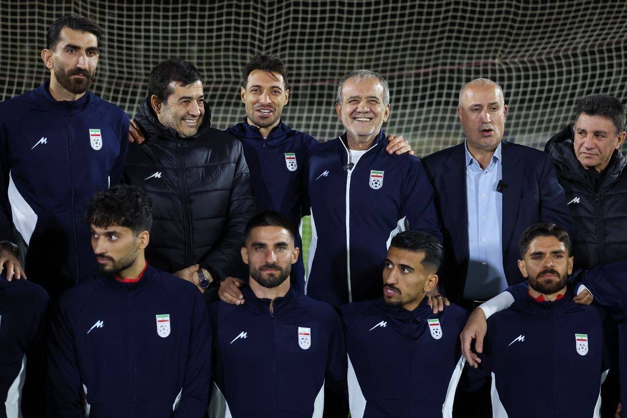 رئیس‌جمهور با تیم ملی فوتبال تمرین کرد +عکس