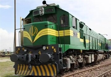 حبس ۱۰ ساعته مسافران قطار تهران - بندرعباس؛ ماجرا چه بود؟