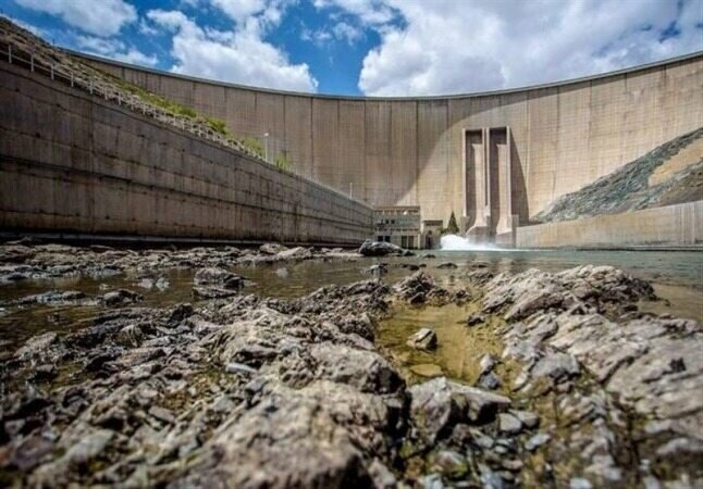 سد زاینده‌رود رسما به یک برکه آب تبدیل شد