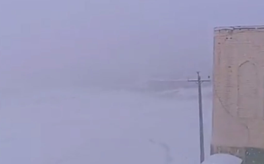 بالاخره برف پاییزی از راه رسید/ تصاویر چشم‌نواز از سفیدپوش شدن زمین را ببینید