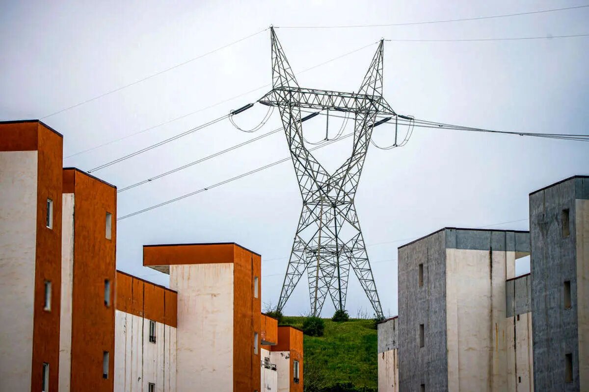 کمربندها را ببندید؛ افزایش قیمت برق و گاز قطعی است!