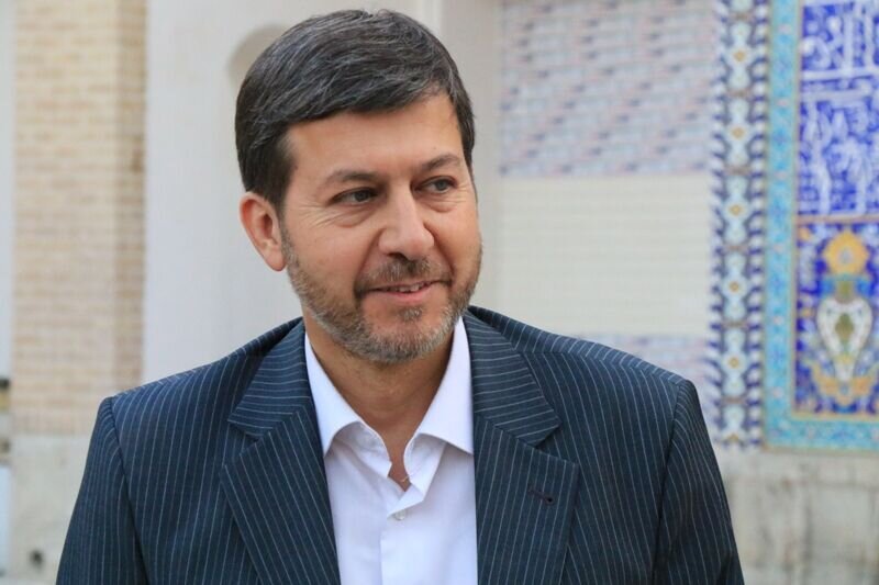 ماجرای سلام استاندار اصفهان به دیوار چه بود؟