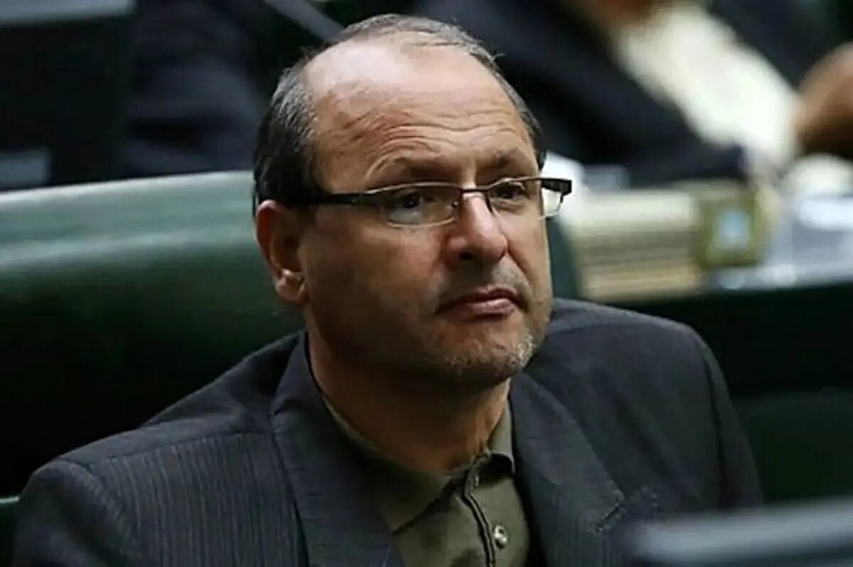 اردستانی: همه نمایندگان مجلس سیم کارت سفید دارند