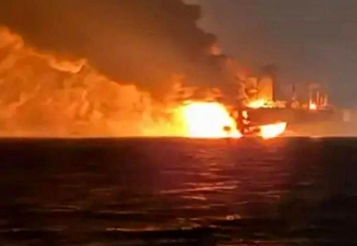 حملات سنگین به دو نفتکش روسیه؛ مسئول شپهادها کدام کشور بود؟ +ویدیو