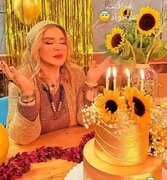 تولد بهاره رهنما با تم پاییزی در یک کافه شیک