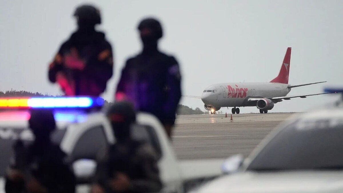 پرواز دومین هواپیمای حامل ایرانی‌های اخراجی از آمریکا به کشور