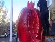 ویدیو| نمایش کیک یک و نیم تنی به شکل انار در تبریز!