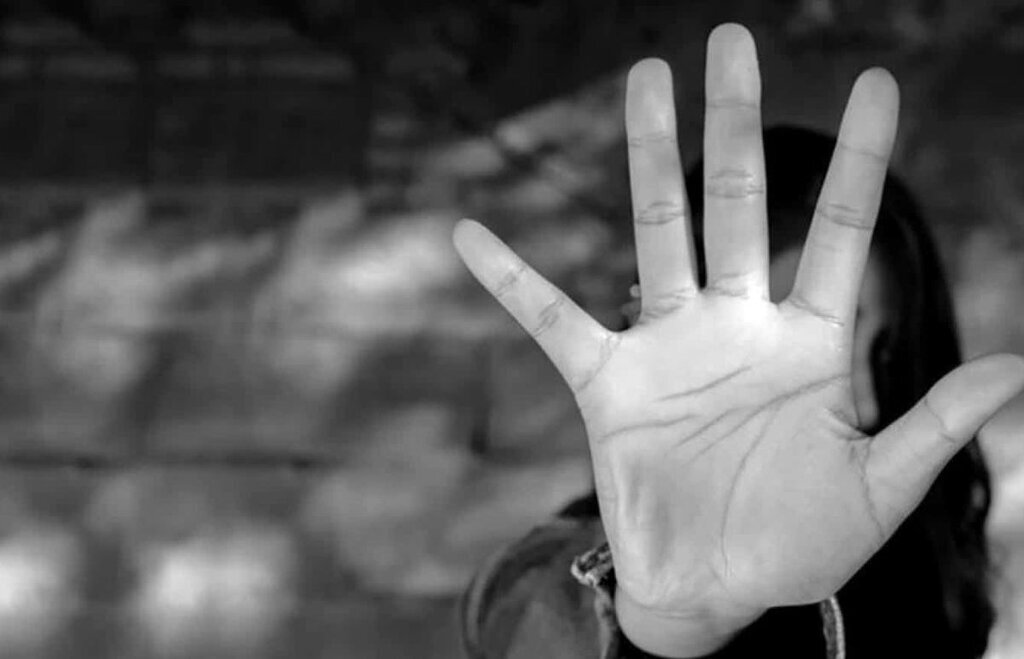 سه مرد شیطان‌صفت به دختر  ۲۷ ساله دست‌درازی کردند