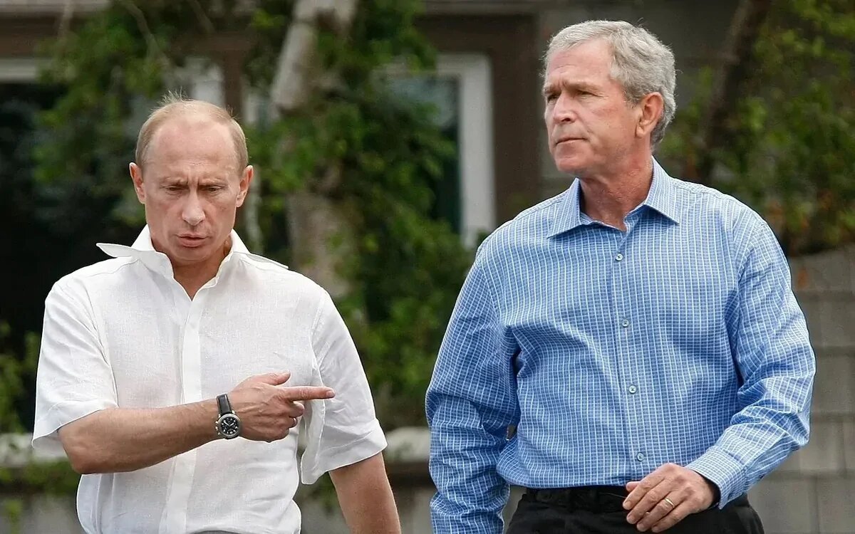 پوتین در گفت‌وگو با جرج بوش: صحبت با رئیس‌جمهور ایران ناراحت کننده و طولانی بود