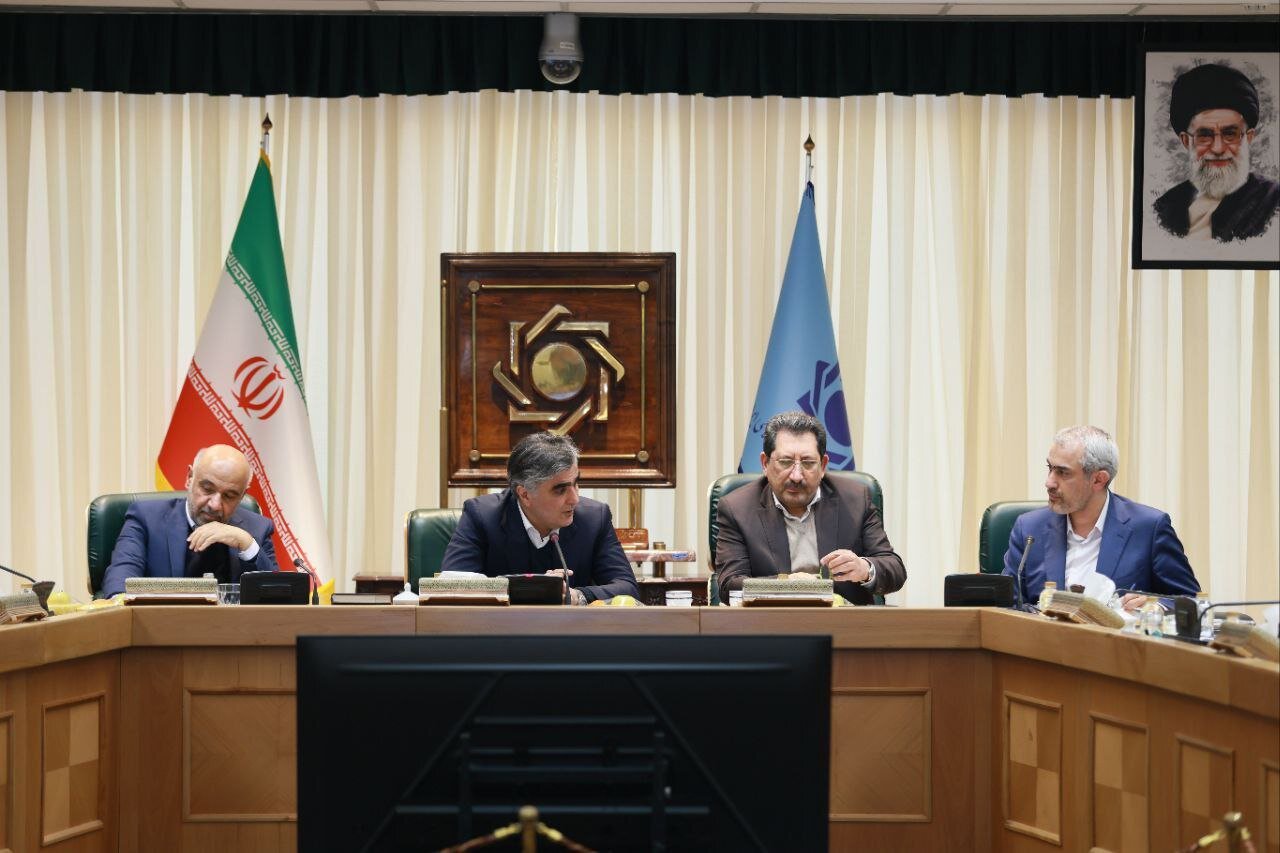 اما و اگر درباره سرنوشت فرزین؛ استعفای رئیس بانک مرکزی دوباره تکذیب شد