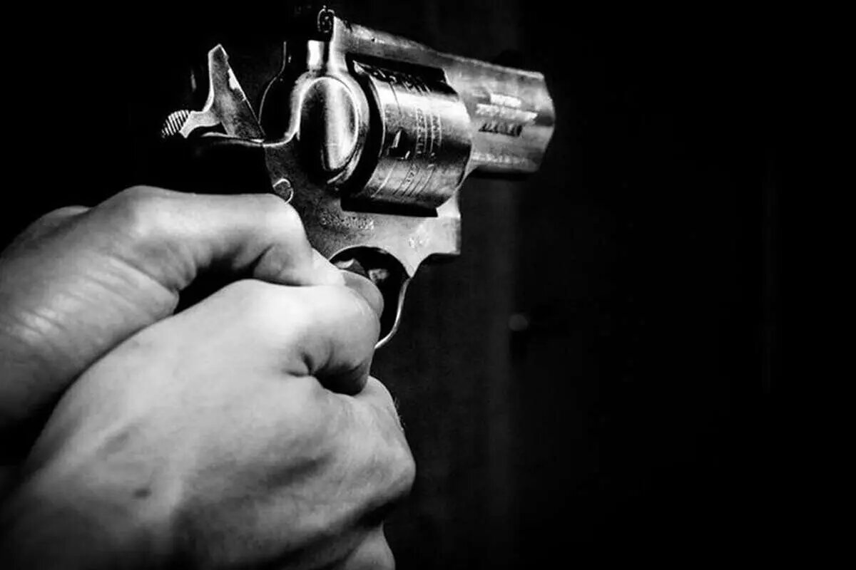 خودروی کارکنان پلیس هدف حمله افراد مسلح قرار گرفت