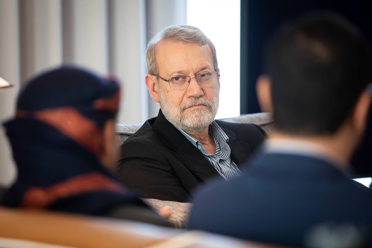 توییت تازه لاریجانی از عمان رسید؛ این یک هشدار است!