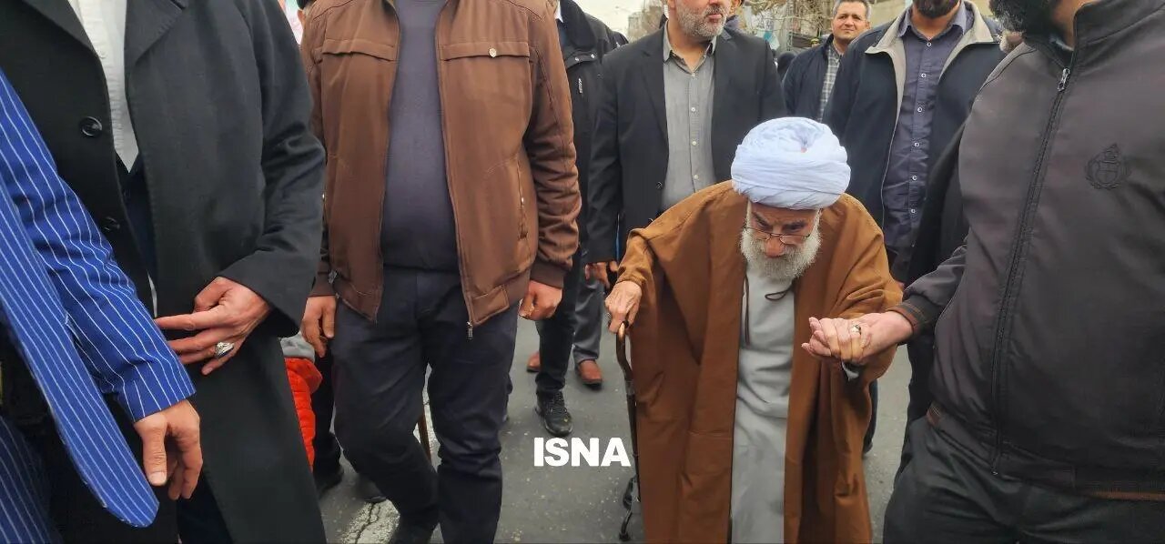 حضور جنتی ۹۸ ساله در راهپیمایی امروز تهران